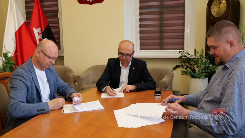 podpisanie umowy na rewitalizację parku im. Ludwika Anioła